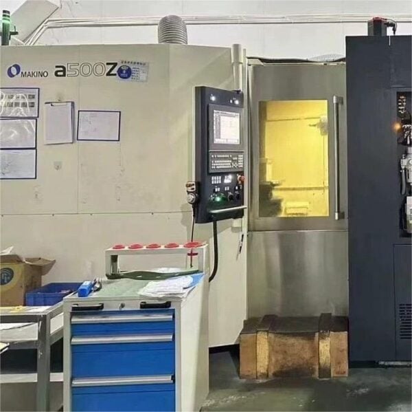 Горизонтальный обрабатывающий центр MAKINO A500Z