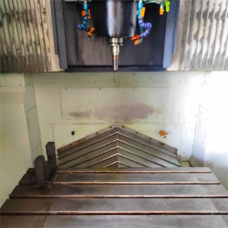 Обрабатывающий центр MAKINO F3