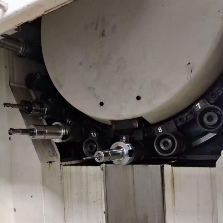 Centru de prelucrare vertical MAKINO S33