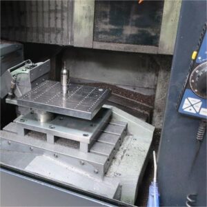 MAKINO V22 Bearbeitungszentrum