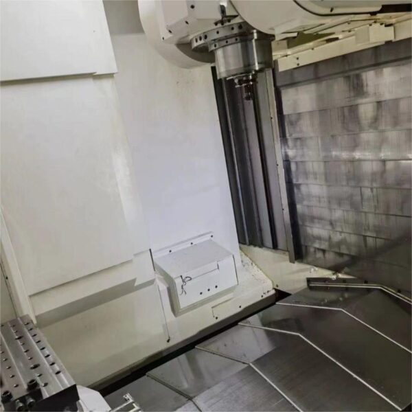 Горизонтальный обрабатывающий центр MAKINO i800