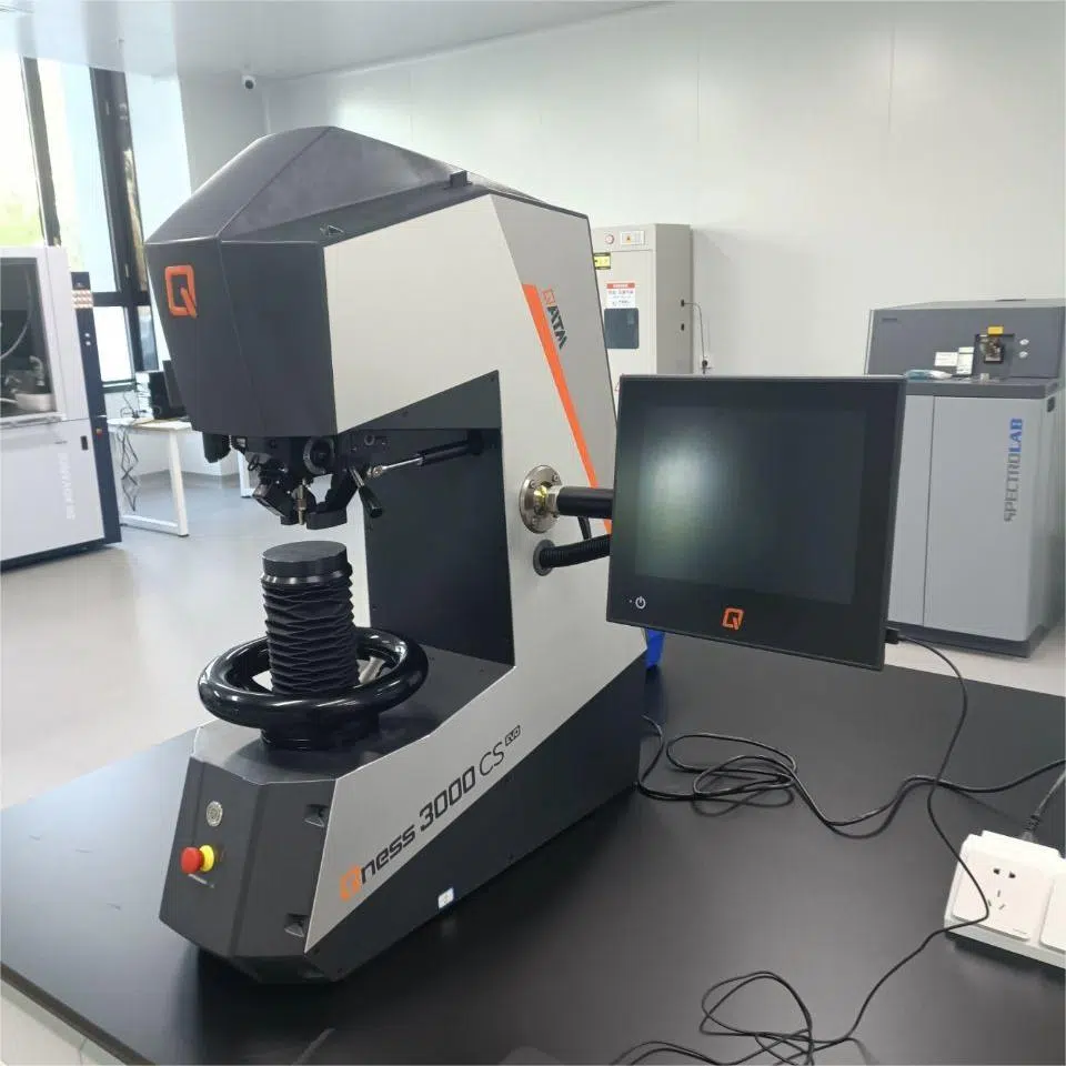 Machine d'essai de dureté QATM QNESS 3000CS Machine d'essai de dureté QATM QNESS 3000CS
