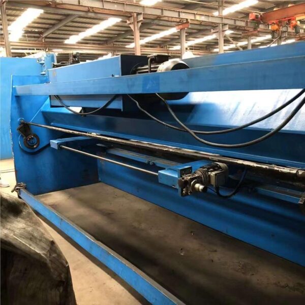 VIGERT QC12K 6X4000 shearing Machine