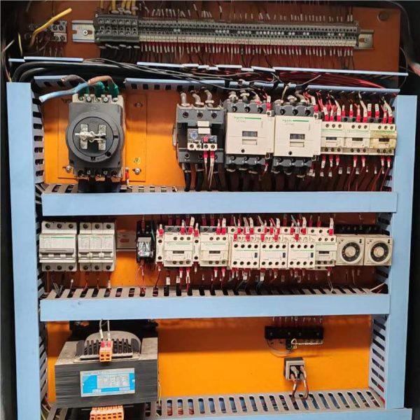 Гибочный станок YANGLI WC67Y 400T4000