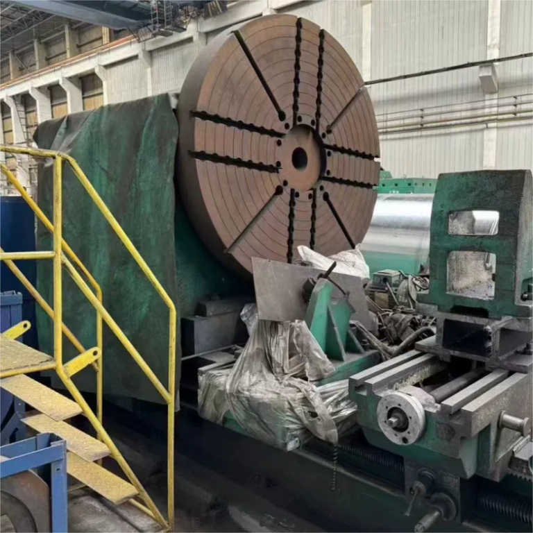 เครื่องกลึงไม้ CNC รุ่น CW61200X4000