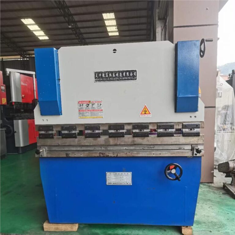 Presse plieuse VIGERT 30T1600