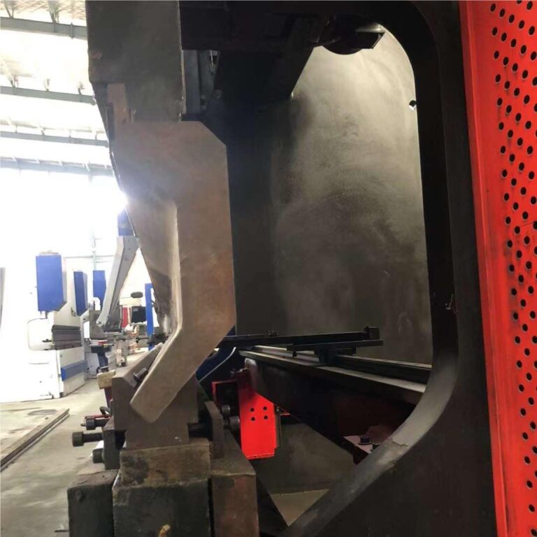 YANGLI 320T3100 Press Brake