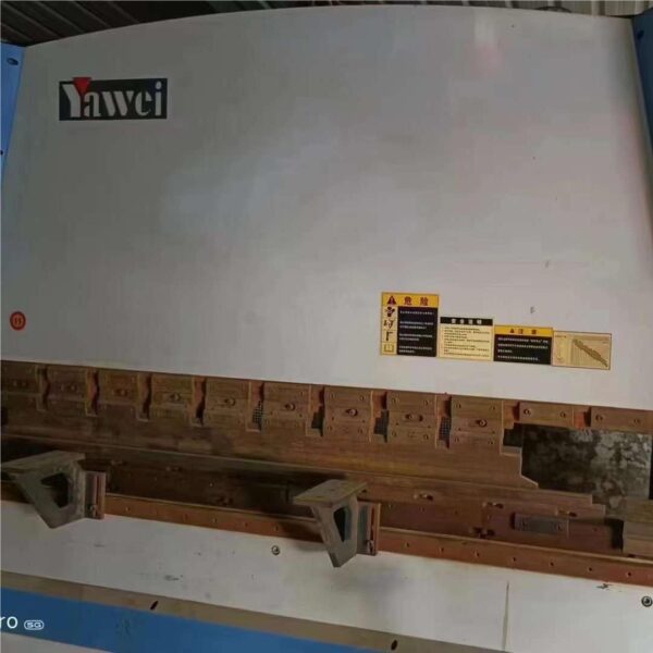 Plieuse YAWEI 100T3200 CNC DA52