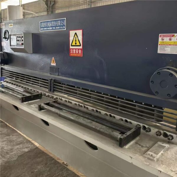 VIGERT 16X3200 Shearing Machine