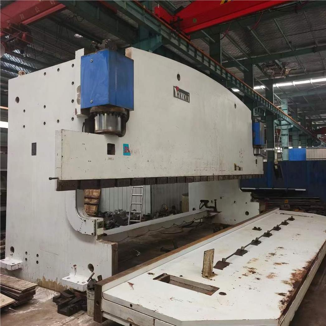 Presse plieuse YAWEI 700T8200 Presse plieuse YAWEI 700T8200