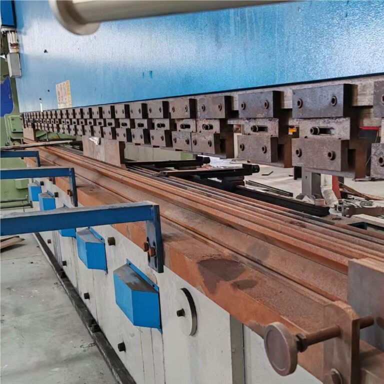 เครื่องดัดเหล็กเส้น VIGERT 200T6000 ES10