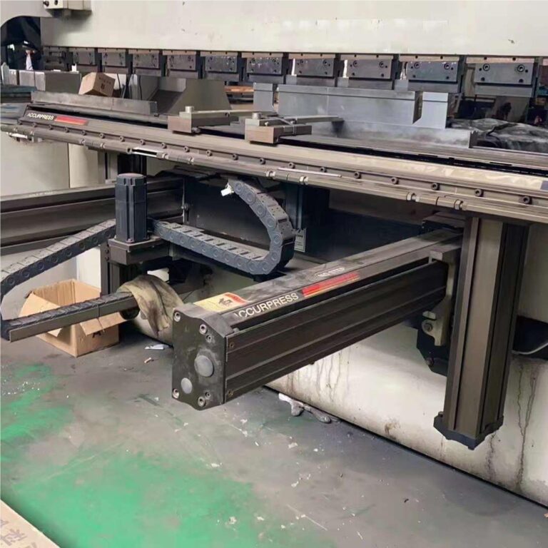 ACCURPRESS 100T3200 DA66T Press Brake