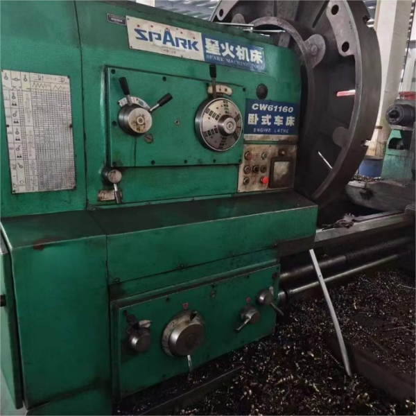 CW61160 CNC-Holzdrehmaschine