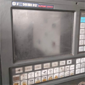 Odolný soustruh CNC T42