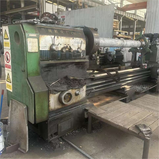 เครื่องกลึงไม้ CN61120