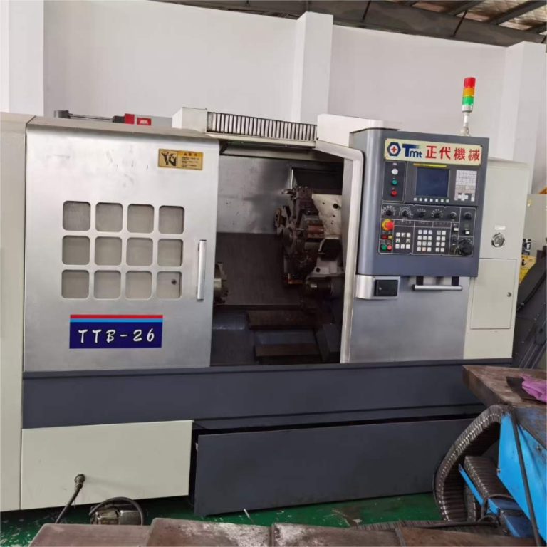 Torno CNC duradero TTB-26