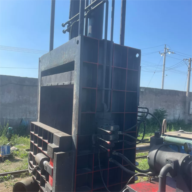 Vertical Metal Chip Compactor 300T