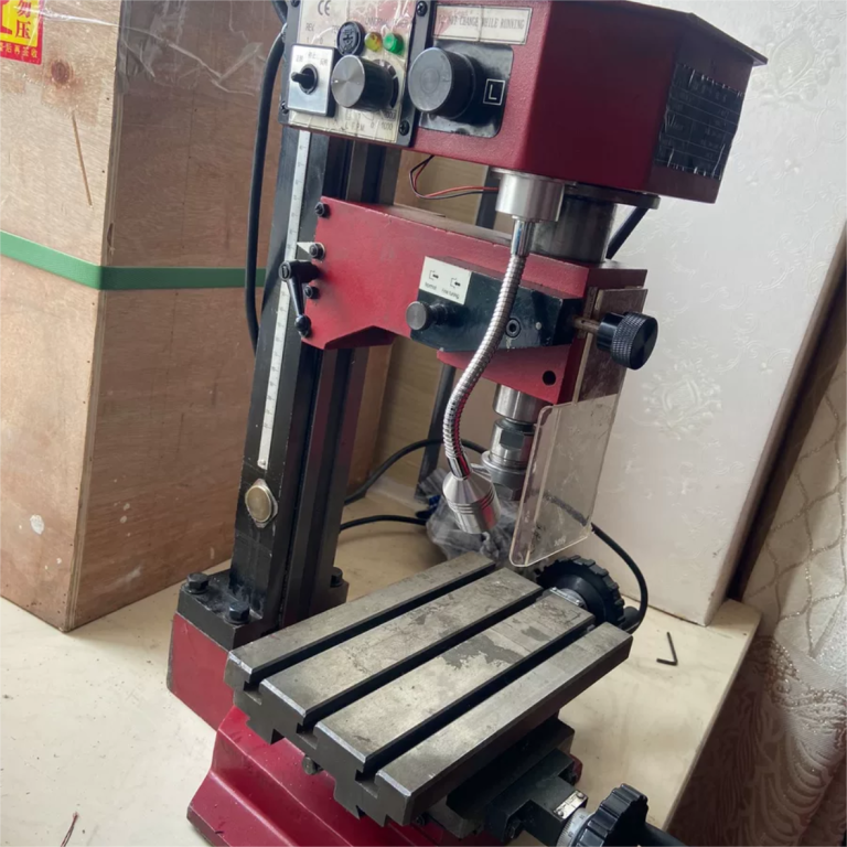 200W Vertical Knee Mill