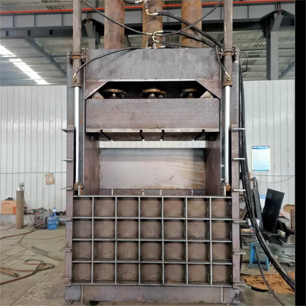Piccola macchina formatrice di bricchette da 200 tonnellate