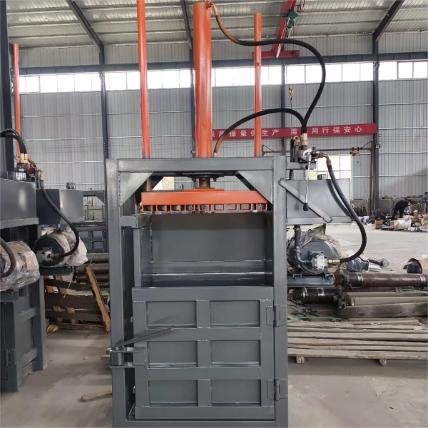 Compacteur de métaux HUAHONG 60T d'occasion