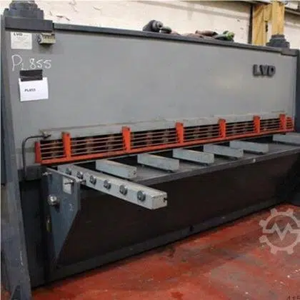 LVD MVN 31X12 Schermaschine