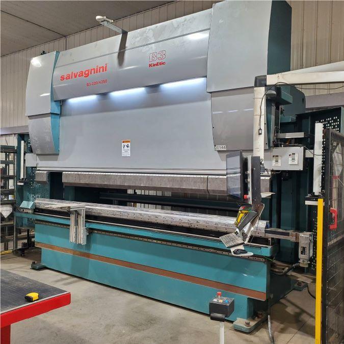 เครื่องดัดเบรก SALVAGNINI B3 220T