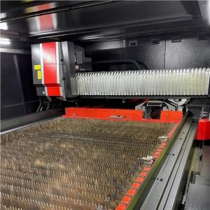 AMADA ENSIS3015 Laserschneiden