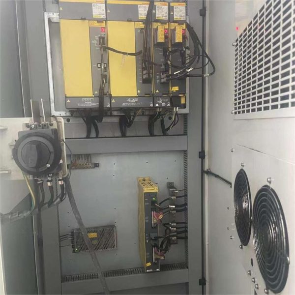 Вертикальный обрабатывающий центр AGMA VMC-158