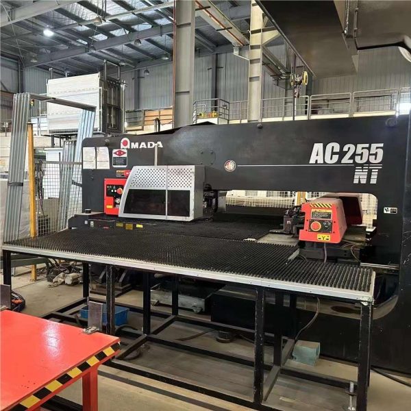 مكبس برج AMADA AC255