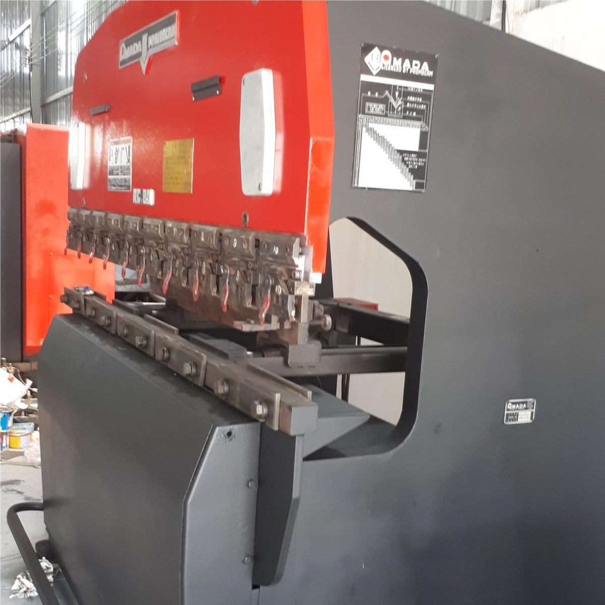 AMADA RG80 Press Brake