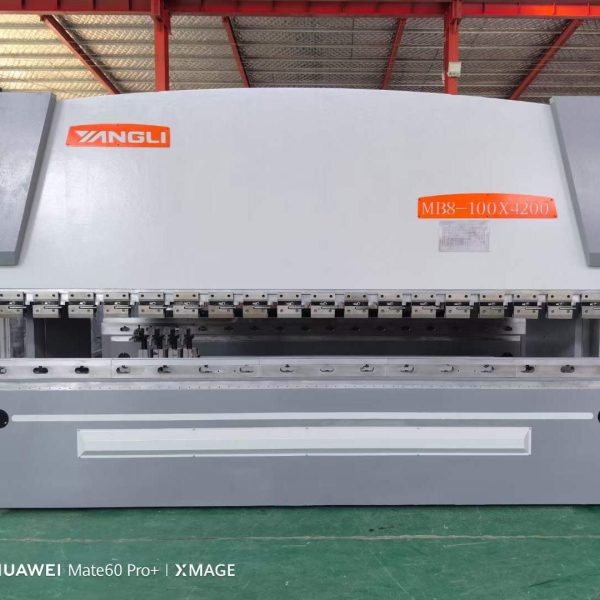 Prensa de freno de puerta usada 100T4200