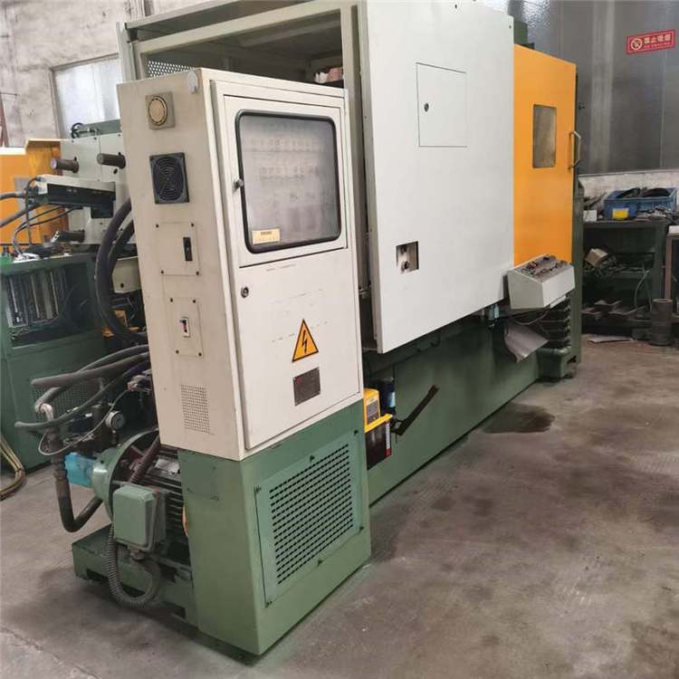 LK DCC100 Die-Cast Machine