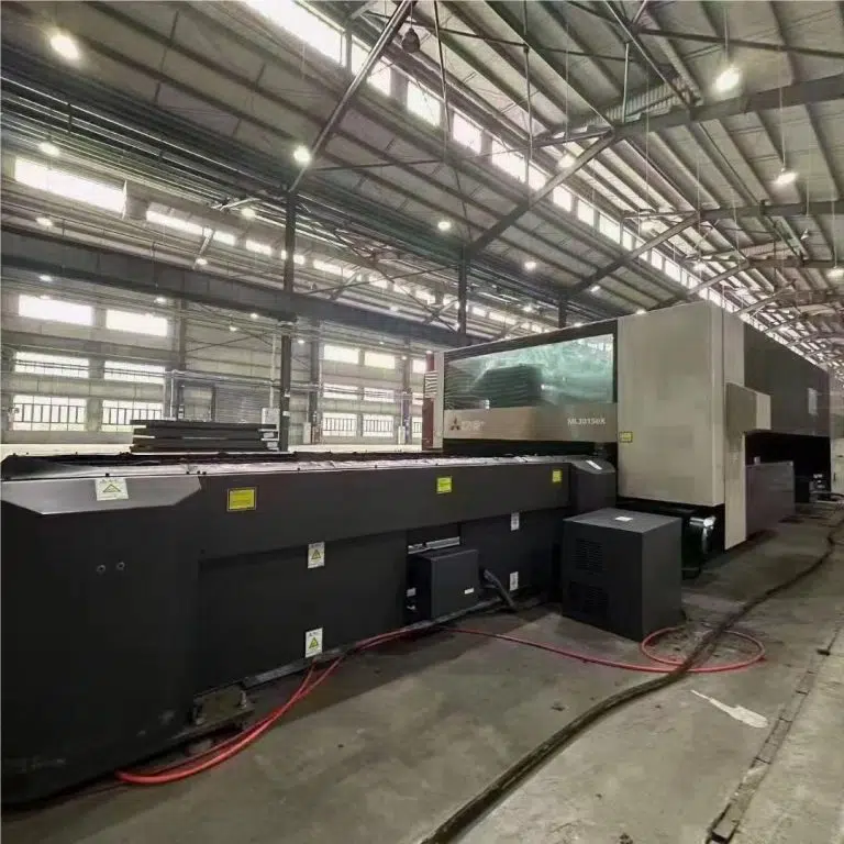 Machine de découpe laser MITSUBISHI ML3015eX