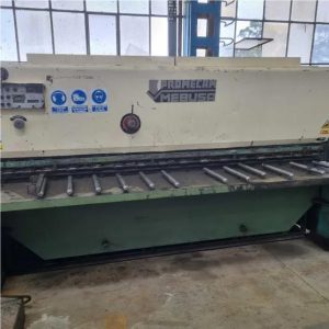 Mașină de tuns AMADA M3110