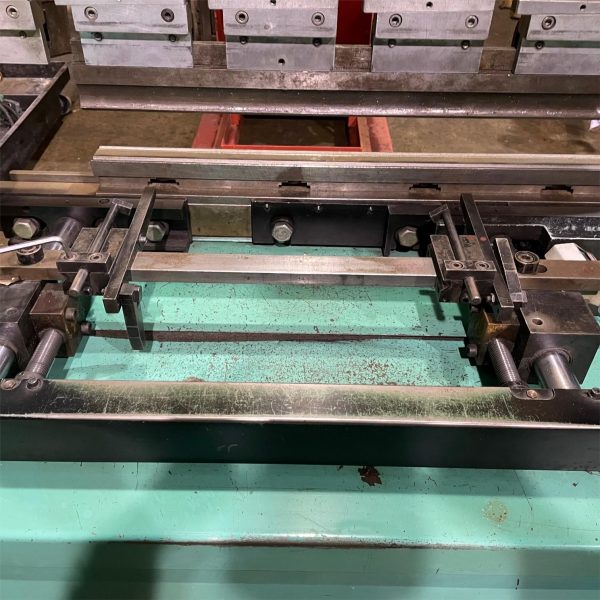 Pressa piegatrice AMADA RG2512