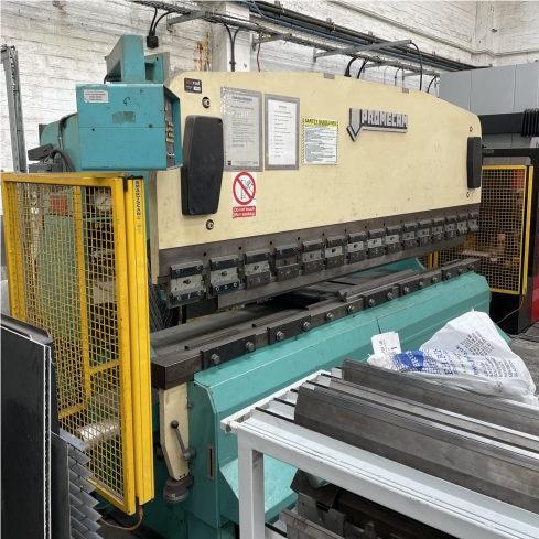 Ohraňovací lis AMADA RG103