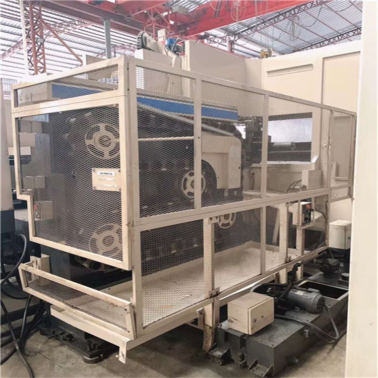 Обрабатывающий центр с ЧПУ TOSHIBA BMC-100E