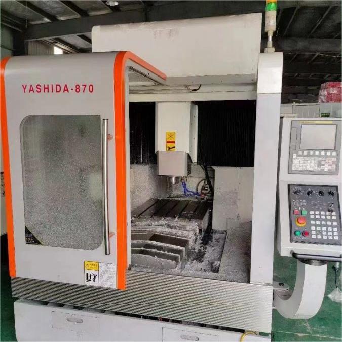 VIGERT YASHIDA-870 Machining Center