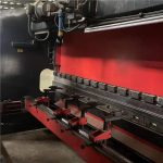YANGLI MB8 100T Abkantpresse