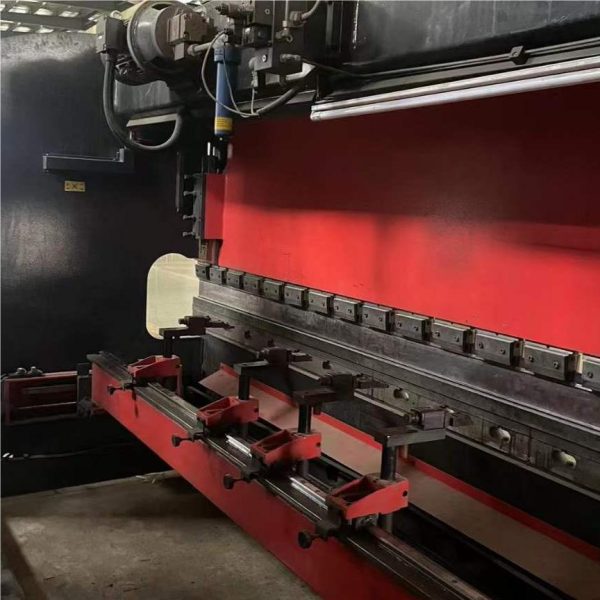 Pressa piegatrice YANGLI MB8 100T