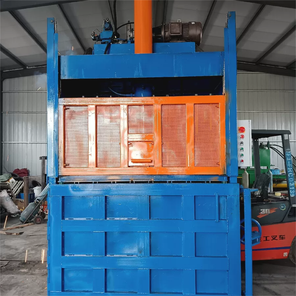 Vertical Metal Chip Compactor 200T Vertical Metal Chip Compactor 200T