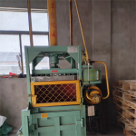 Compacteur à copeaux métalliques 50 tonnes à vendre
