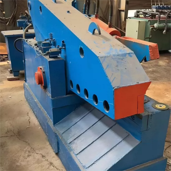 Foarfecă de tăiere a metalelor de 100T