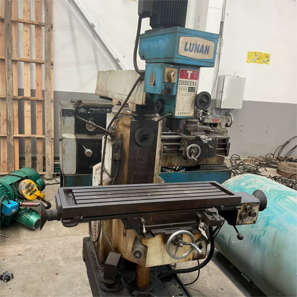 Fresadora de rodilla vertical ZX6350C