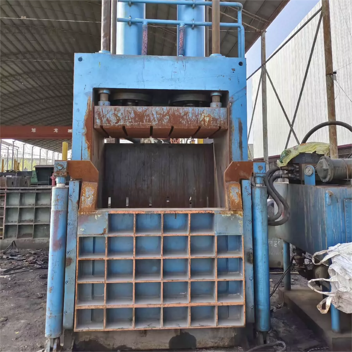 HUAHONG Metal Block Making Machine 200Ton HUAHONG Metal Block Making Machine 200Ton