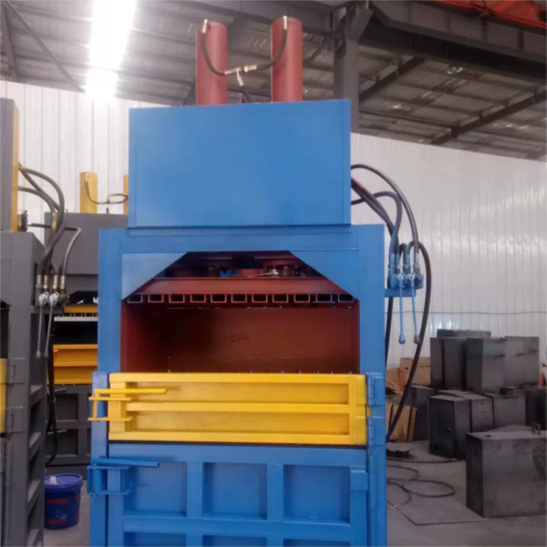 Macchina per il riciclaggio di bricchette da 120 tonnellate