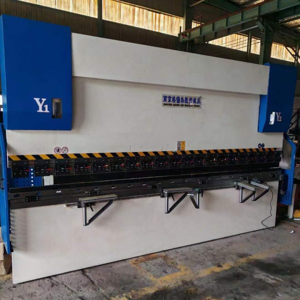 Used Door Stamping Press 110T4100