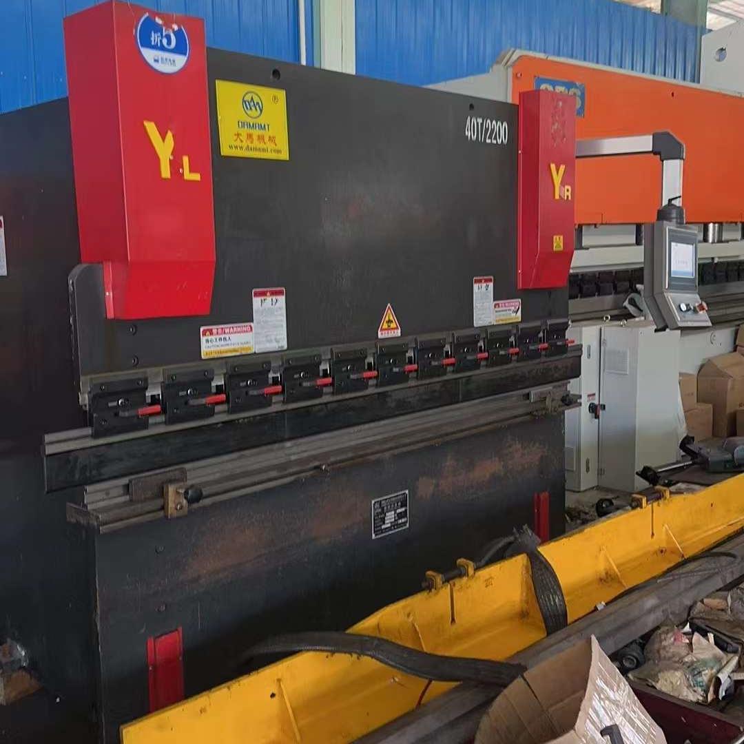 VIGERT Used Door NC Brake Press 40T2200 VIGERT Used Door NC Brake Press 40T2200