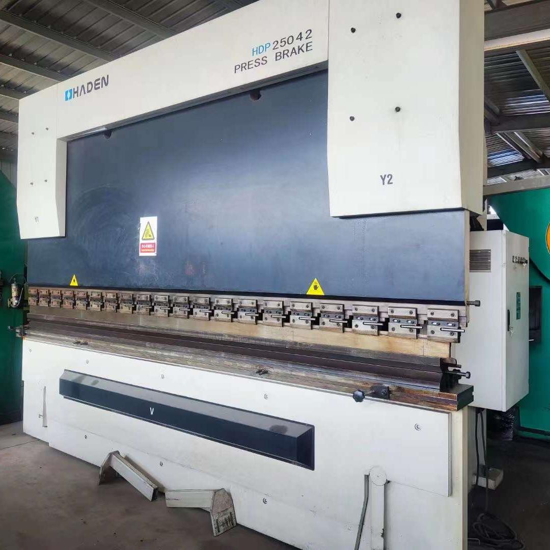 Used Door Brake Press 250T4200 Used Door Brake Press 250T4200
