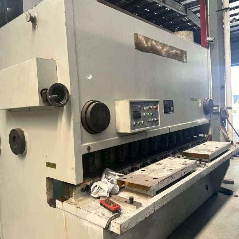 VIGERT 25X2500 E21S Shearing Machine